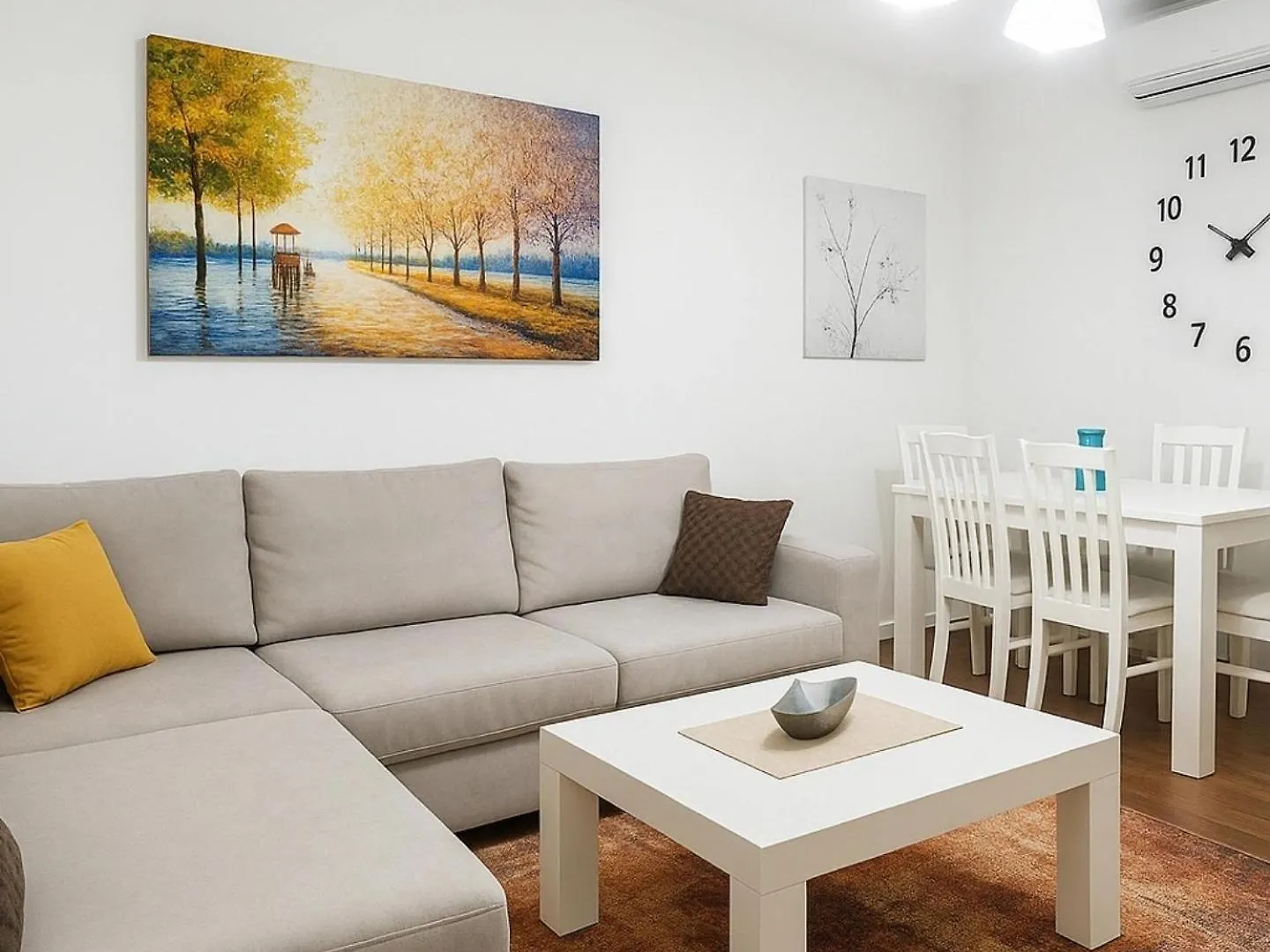 Tulips Central - Entire Apartment Tirana